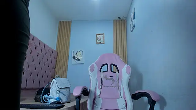 Dakota x18 online show from November 14, 7:34 pm