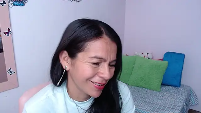 Snapshot of camilavargas_ chatting on February 24, 2:37 pm camilavargas online show from February 24, 2:37 pm