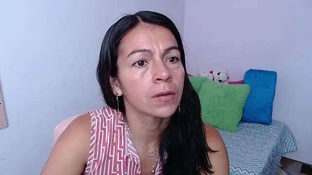 Snapshot of camilavargas_ chatting on February 26, 3:22 pm camilavargas online show from February 26, 3:22 pm