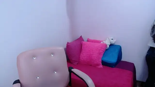 Snapshot of camilavargas_ chatting on March 25, 9:10 pm camilavargas online show from March 25, 9:10 pm