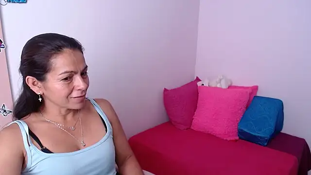 Snapshot of camilavargas_ chatting on March 28, 5:12 pm camilavargas online show from March 28, 5:12 pm