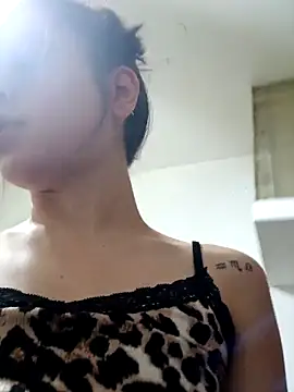 linameii online show from November 20, 11:48 pm