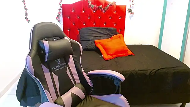 cristal1609 online show from April 13, 1:49 pm