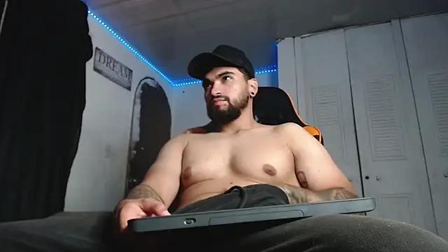 Snapshot of Chrys_harris77 chatting on October 8, 7:33 pm Chrys harris77 online show from October 8, 7:33 pm