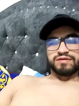 Snapshot of Chrys_harris77 chatting on October 20, 2:34 am Chrys harris77 online show from October 20, 2:34 am