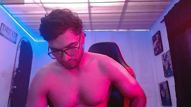 Snapshot of Chrys_harris77 chatting on December 1, 6:57 pm Chrys harris77 online show from December 1, 6:57 pm