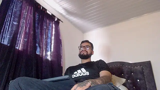 Snapshot of Chrys_harris77 chatting on March 16, 9:41 pm Chrys harris77 online show from March 16, 9:41 pm