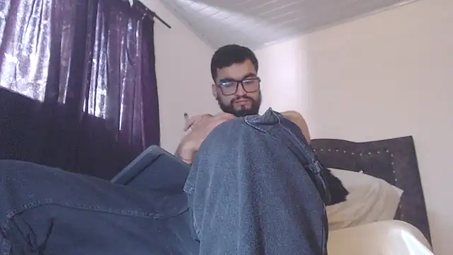 Snapshot of Chrys_harris77 chatting on April 5, 8:06 pm Chrys harris77 online show from April 5, 8:06 pm