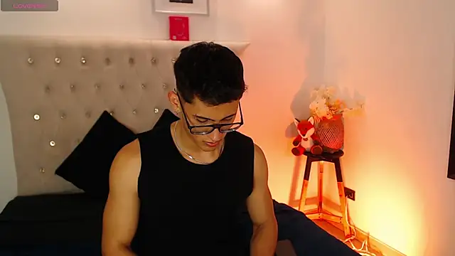 Snapshot of SalvadorFit chatting on September 30, 8:58 pm SalvadorFit online show from September 30, 8:58 pm