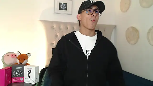 SalvadorFit online show from November 18, 8:35 pm