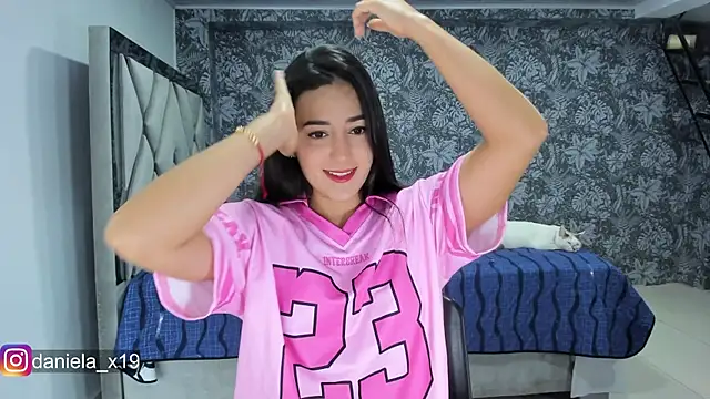 Snapshot of Daniela_x19 chatting on April 23, 12:45 am Daniela x19 online show from April 23, 12:45 am