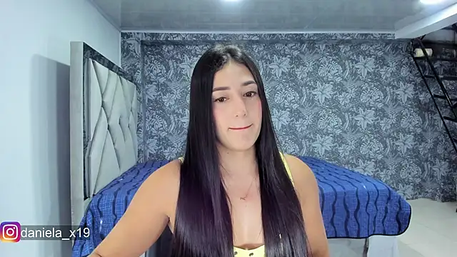 Snapshot of Daniela_x19 chatting on April 29, 12:37 am Daniela x19 online show from April 29, 12:37 am