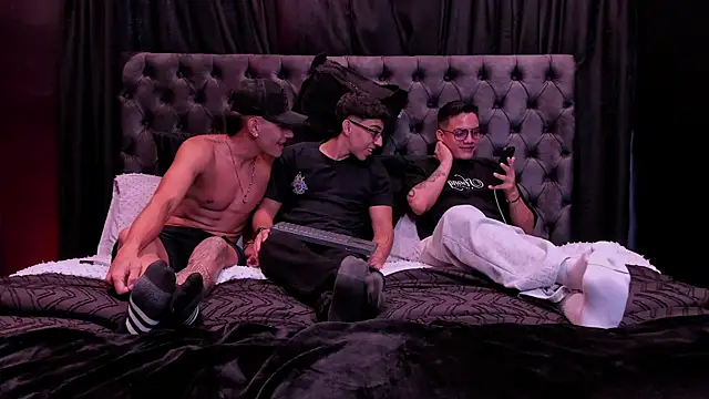 axel vega online show from February 6, 8:45 pm