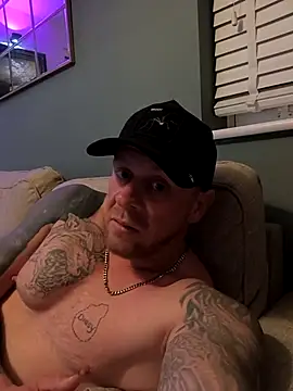 Snapshot of jokerandharley2crazy chatting on September 21, 11:17 pm jokerandharley2crazy online show from September 21, 11:17 pm