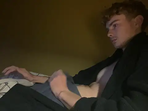 Snapshot of Randy9222 chatting on October 3, 8:28 pm Randy9222 online show from October 3, 8:28 pm