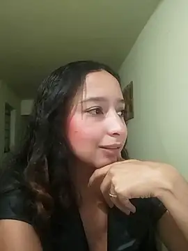 Vale stone  online show from November 18, 9:30 pm