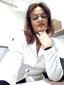 Snapshot of ValeriaLove43211 chatting on November 20, 9:31 am ValeriaLove43211 online show from November 20, 9:31 am