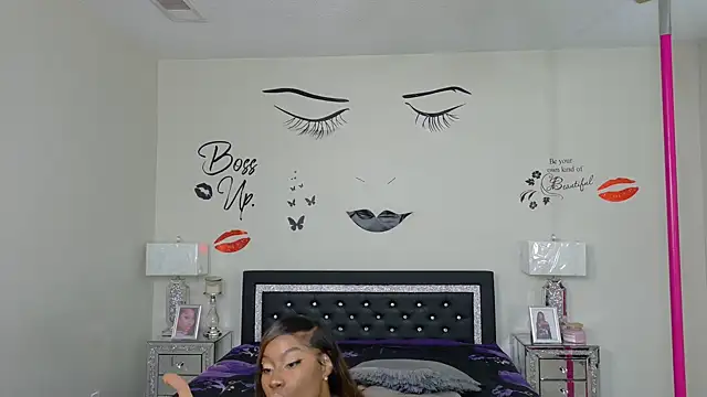 Snapshot of NaomiBanksxxx chatting on September 25, 8:45 pm NaomiBanksxxx online show from September 25, 8:45 pm