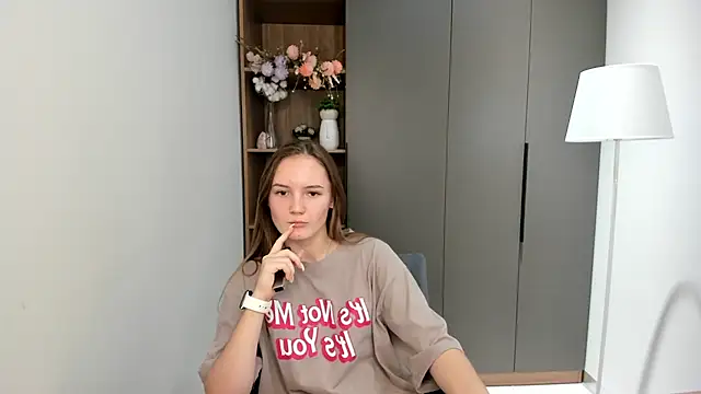 DedeCaterina online show from September 18, 8:38 am