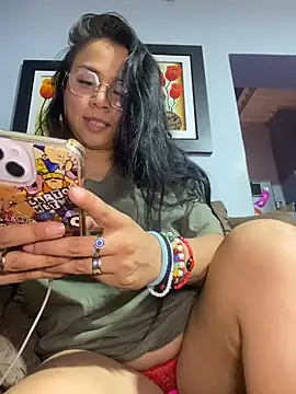 Snapshot of Rouus14 chatting on November 8, 9:09 am Rouus14 online show from November 8, 9:09 am