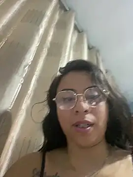 Snapshot of Rouus14 chatting on February 21, 8:37 am Rouus14 online show from February 21, 8:37 am