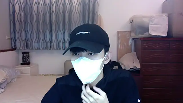 Snapshot of kai101010 chatting on September 21, 3:35 pm kai101010 online show from September 21, 3:35 pm