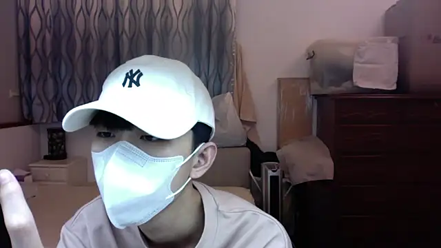 Snapshot of kai101010 chatting on September 22, 3:25 pm kai101010 online show from September 22, 3:25 pm