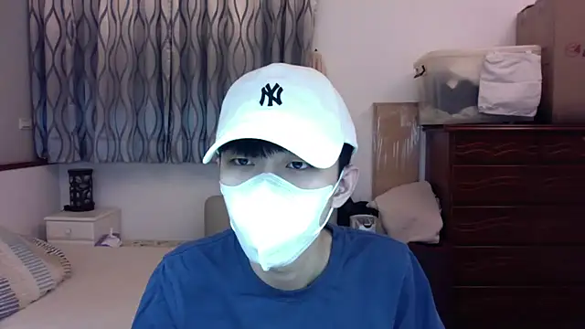 Snapshot of kai101010 chatting on September 23, 1:03 pm kai101010 online show from September 23, 1:03 pm