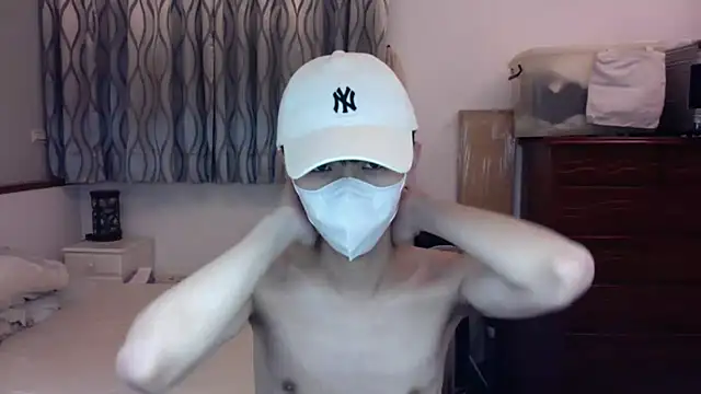 Snapshot of kai101010 chatting on September 28, 4:12 pm kai101010 online show from September 28, 4:12 pm