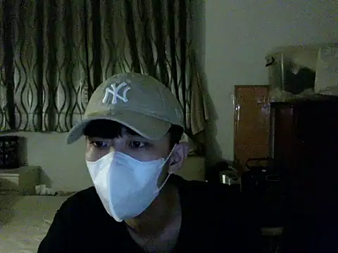 Snapshot of kai101010 chatting on October 7, 3:53 pm kai101010 online show from October 7, 3:53 pm