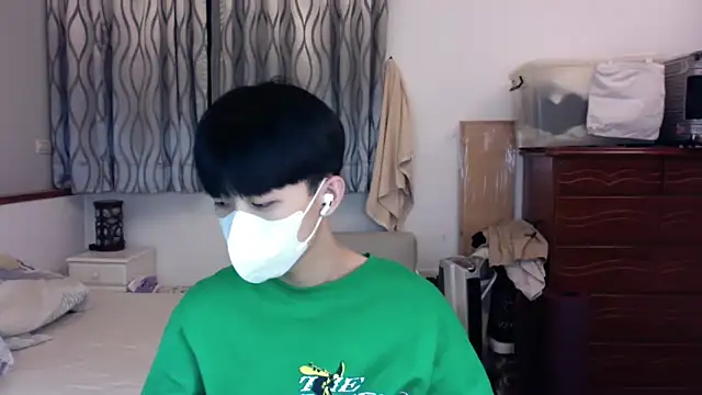 Snapshot of kai101010 chatting on October 23, 3:11 pm kai101010 online show from October 23, 3:11 pm