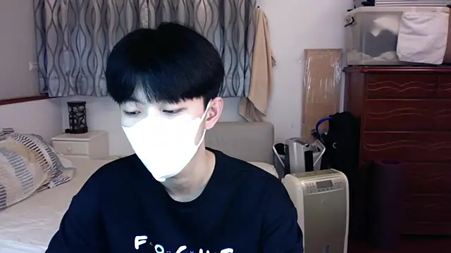 Snapshot of kai101010 chatting on October 30, 4:08 pm kai101010 online show from October 30, 4:08 pm