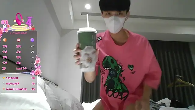 kai101010 online show from February 3, 2:44 pm