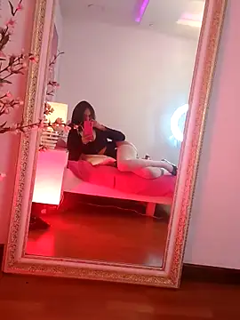 RouseWhitte online show from November 3, 3:24 pm