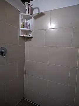 Snapshot of Suzanelee1 chatting on October 7, 3:04 am Suzanelee1 online show from October 7, 3:04 am