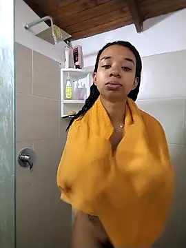 Suzanelee1 online show from October 21, 1:34 pm