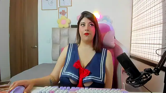 Snapshot of queenalexxa111 chatting on May 13, 12:57 pm queenalexxa111 online show from May 13, 12:57 pm
