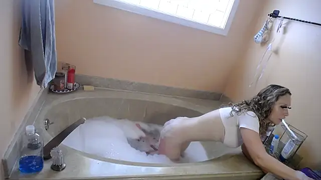 MoonlightMaybell online show from October 5, 7:34 pm