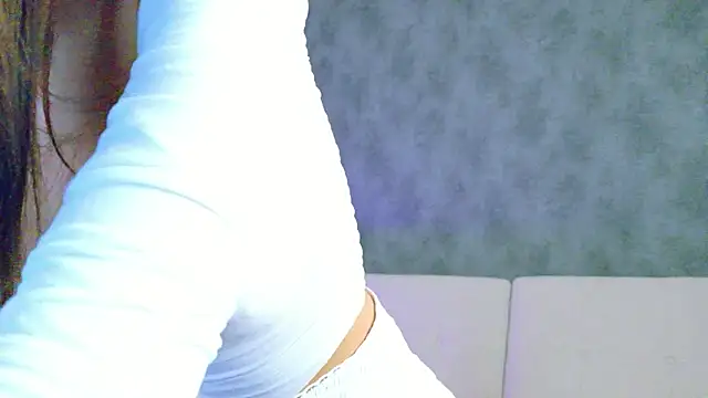 Snapshot of OnlyForYou_ chatting on January 9, 3:42 am OnlyForYou online show from January 9, 3:42 am