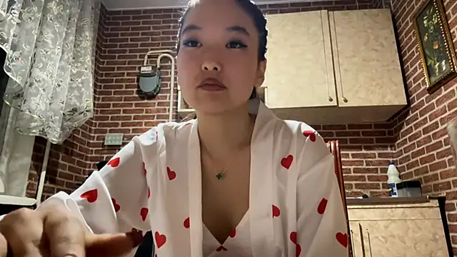 EmmaLeexth online show from September 18, 2:19 pm