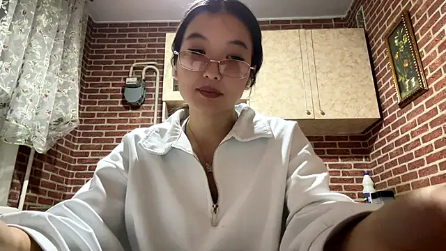 EmmaLeexth online show from September 29, 1:27 pm