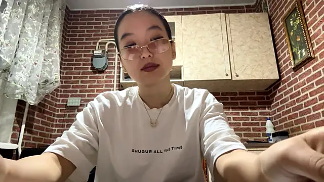 EmmaLeexth online show from October 2, 2:13 pm