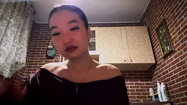 EmmaLeexth online show from December 15, 1:59 pm