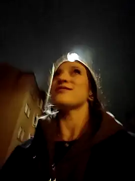 laradoom online show from October 20, 3:40 am