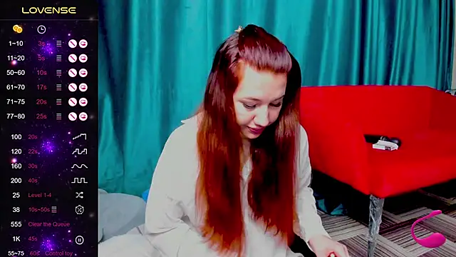 Snapshot of LillyLover_ chatting on October 11, 12:43 am LillyLover  online show from October 11, 12:43 am