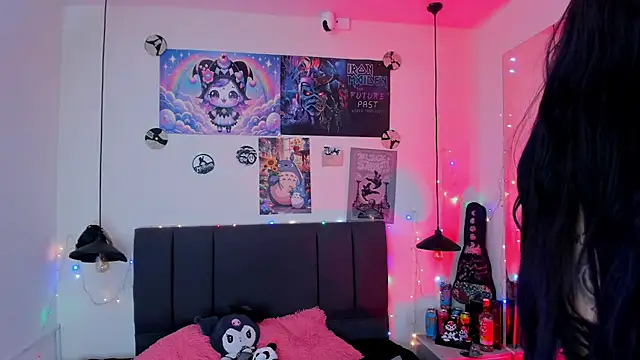SabrinaV  online show from May 7, 11:26 am