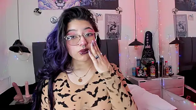 SabrinaV  online show from May 9, 11:26 am