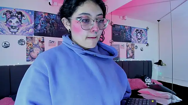 SabrinaV  online show from May 20, 11:27 am