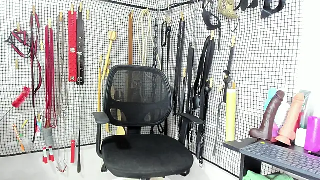 Snapshot of BDSM_MEDUZA chatting on March 3, 3:34 am BDSM MEDUZA online show from March 3, 3:34 am