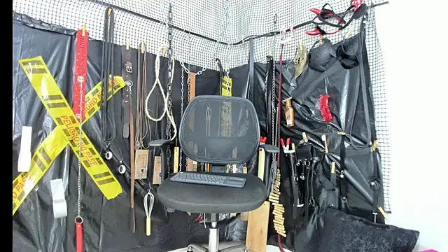 Snapshot of BDSM_MEDUZA chatting on March 24, 12:59 am BDSM MEDUZA online show from March 24, 12:59 am